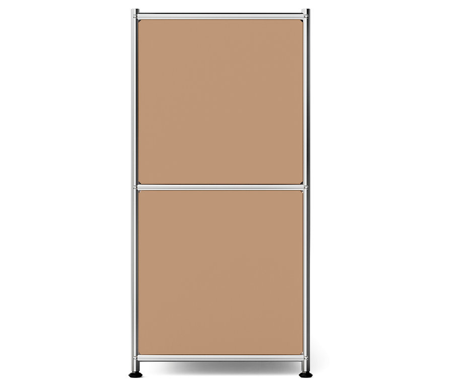 Une armoire beige en deux parties avec un cadre métallique.