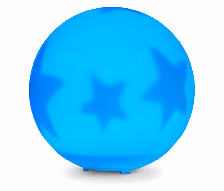 Veilleuse bleue en forme de boule avec des étoiles sur fond blanc.