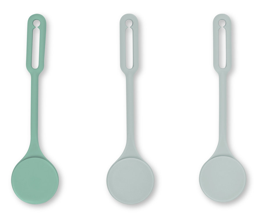 Trois cuillères en silicone en vert et gris.