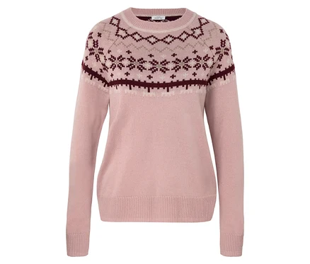 Un pull rose avec un motif de Noël.