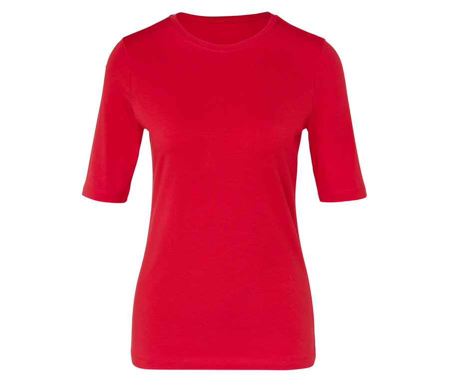 T-shirt rouge à manches courtes.