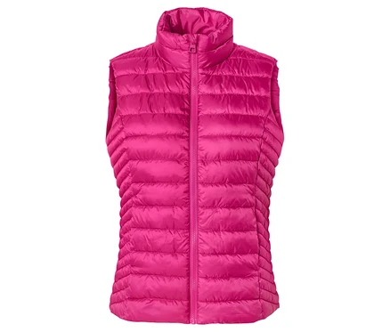 Un gilet rembourré rose vif avec fermeture éclair intégrale sur fond blanc.