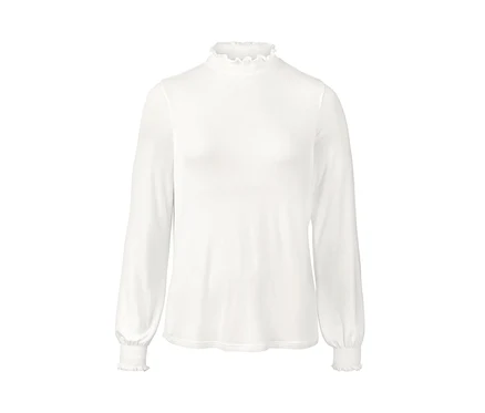 Blouse à col montant blanche.