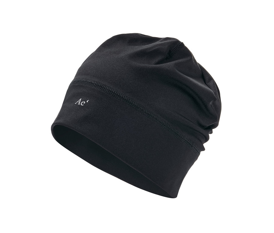 Bonnet thermique noir.