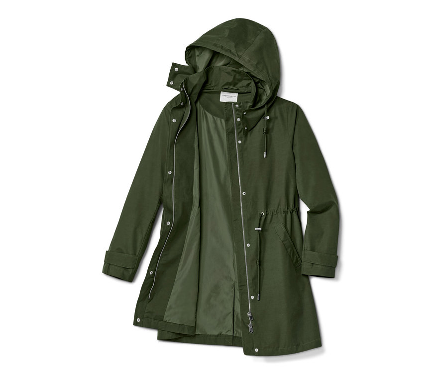 Parka à capuche verte, partiellement ouverte.