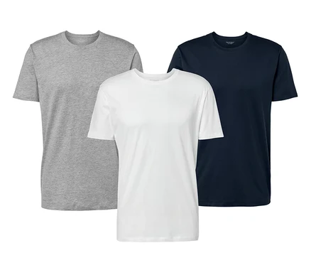 Trois t-shirts à encolure ronde.