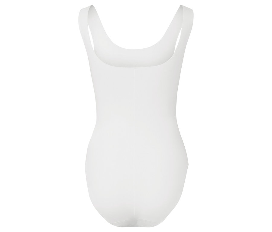 Maillot de bain blanc sur fond neutre.