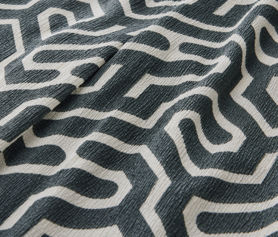 Gros plan sur le pantalon imprimé à enfiler avec effet Crinkle.