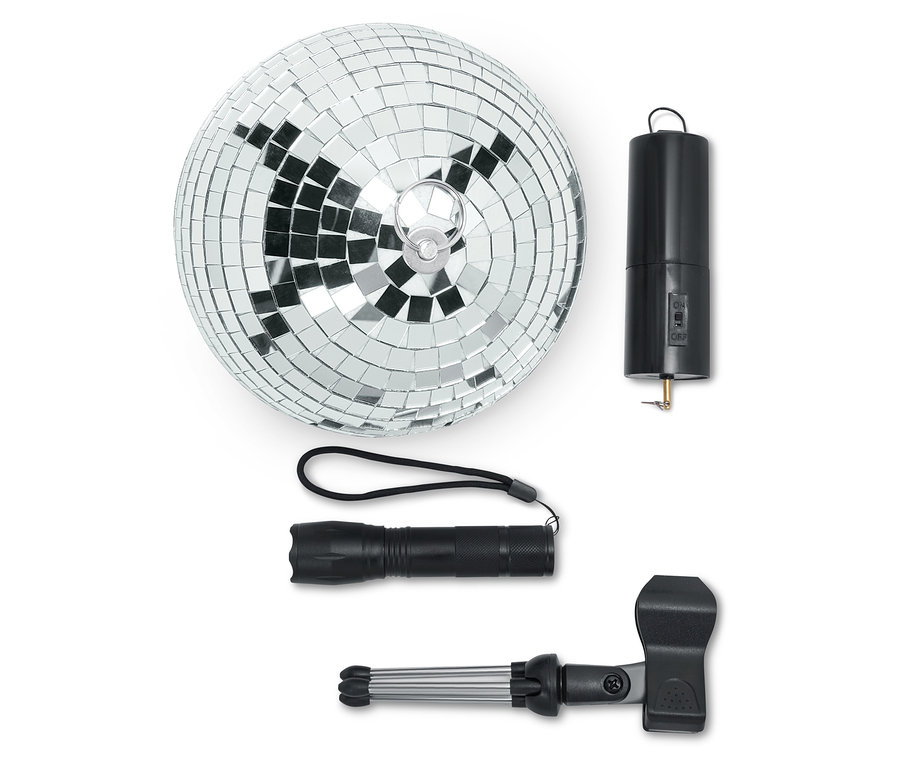 Boule à facettes, moteur, lampe de poche et support sur fond blanc.