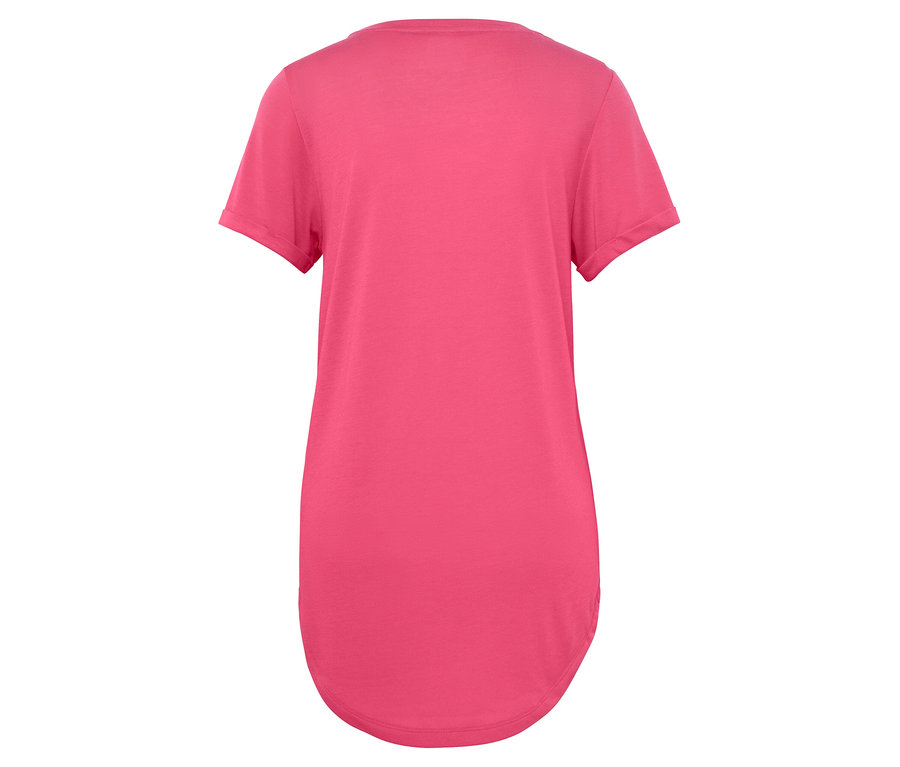 Vue détaillée de l'arrière d'un t-shirt rose à manches courtes.