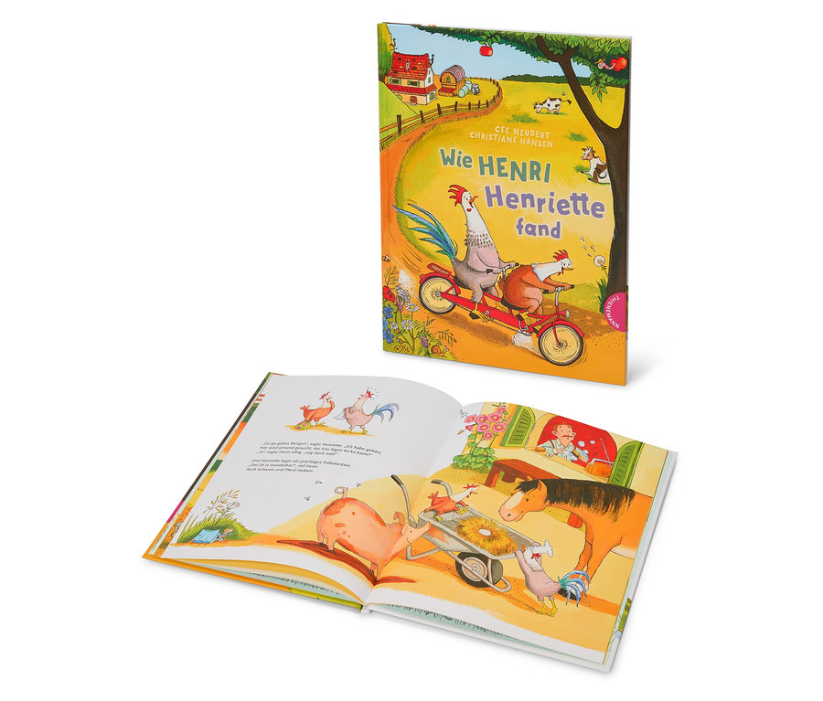 Livre ouvert et livre « Comment Henri a trouvé Henriette » avec des illustrations de coq et de poule.