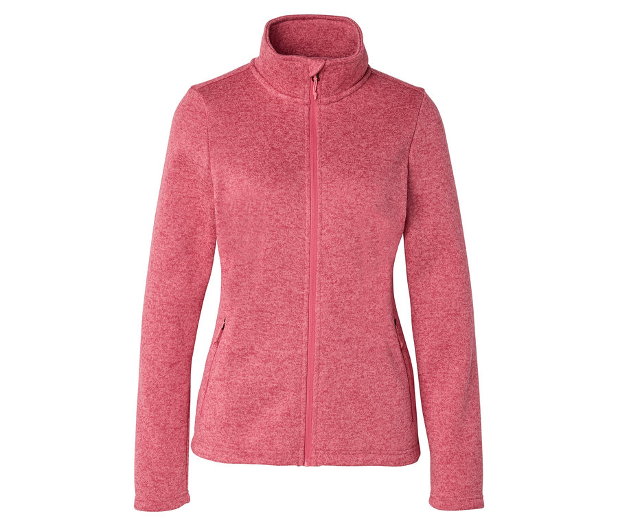 Une veste polaire rouge avec une fermeture éclair intégrale et un col montant est visible sur un fond blanc.