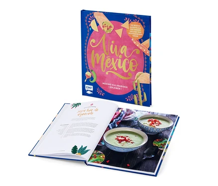 Deux livres de cuisine ouverts : un avec une recette de soupe froide à l'avocat et un avec le titre « Viva Mexiko ».