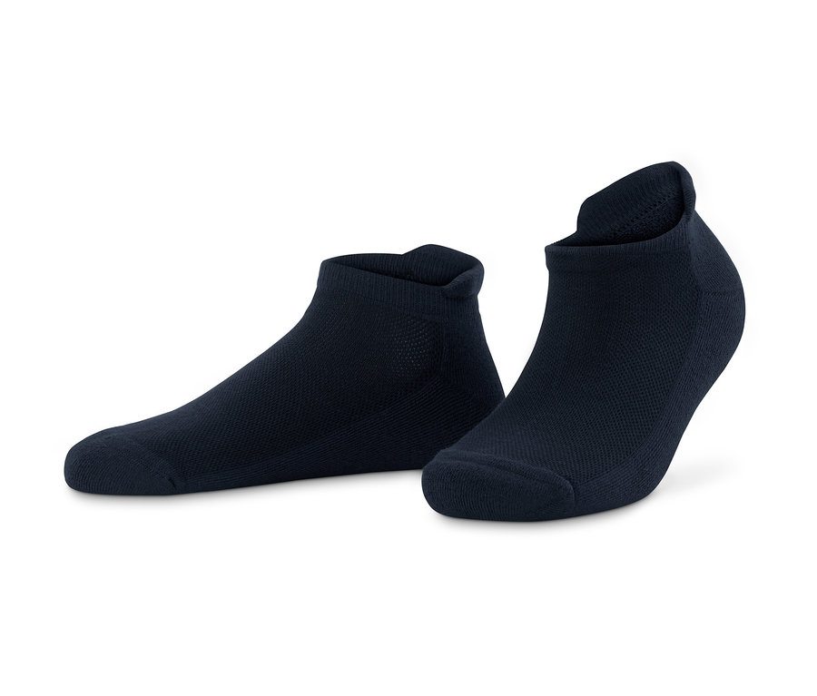 Deux paires de socquettes de sport unisexes bleu foncé.
