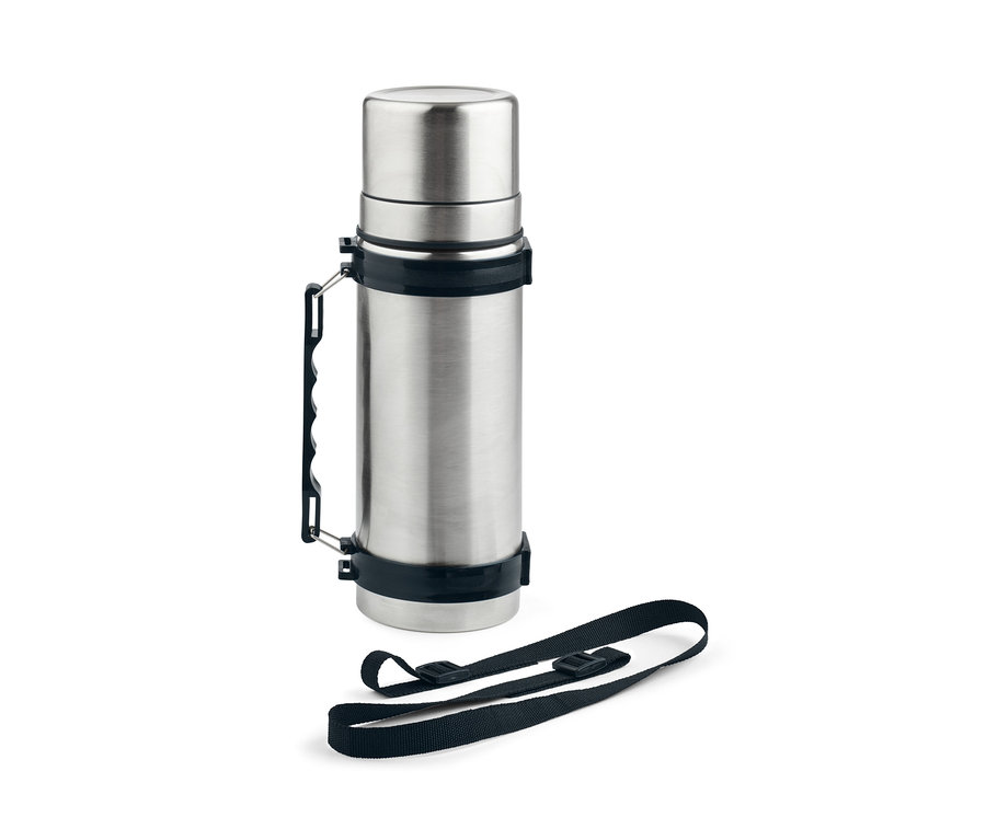 Une gourde thermique avec 2 gobelets et une sangle noire sur un fond blanc.