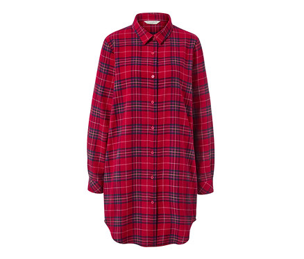 Chemise de nuit en flanelle rouge à carreaux.