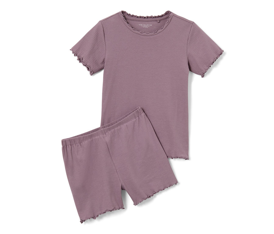 Pyjama court pour enfant de couleur mauve avec des volants décoratifs.