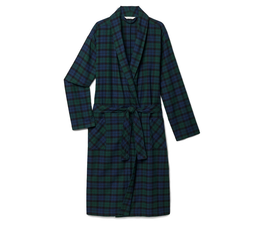 Une robe de chambre bleu-vert avec un motif à carreaux et une ceinture à la taille.