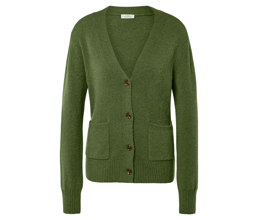 Cardigan vert en tricot avec encolure en V et boutons marron.