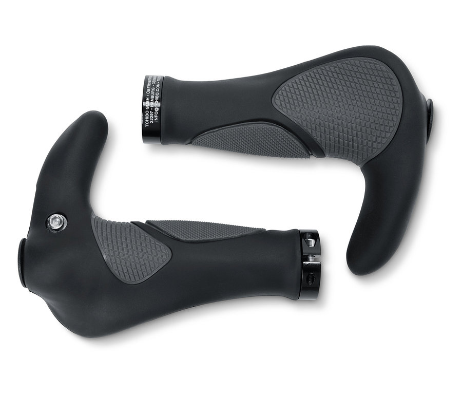 Deux poignées pour guidon de vélo sur fond blanc.