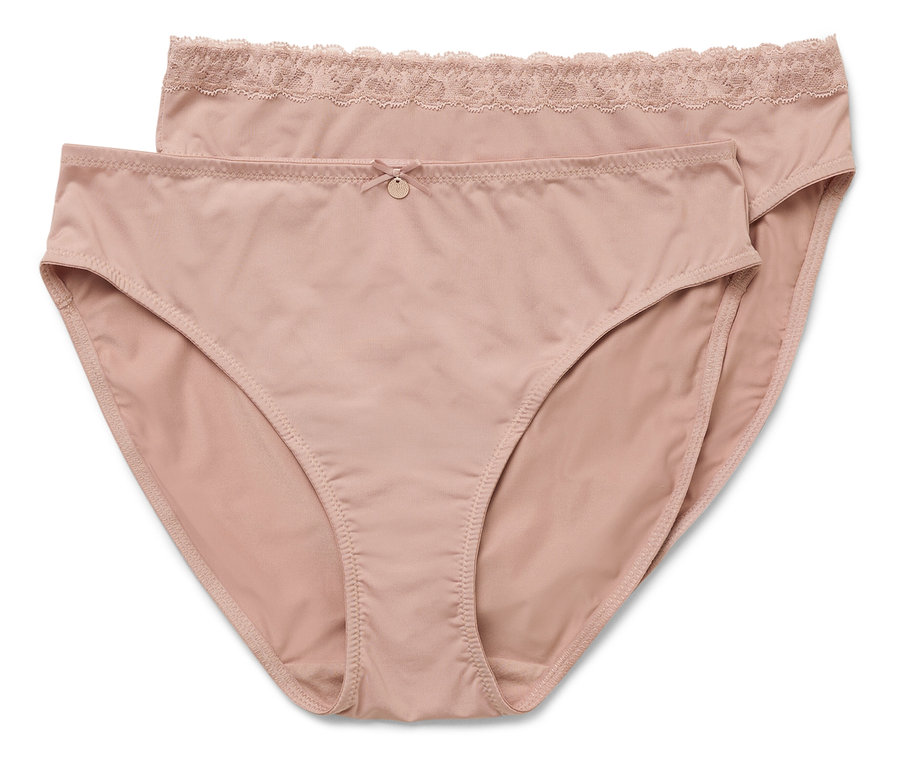 Deux culottes roses sont superposées.