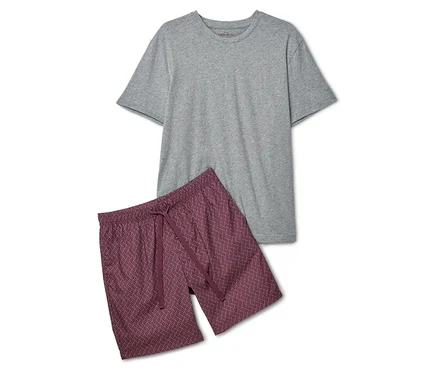 T-shirt gris posé à côté d'un short bordeaux à motifs avec cordon de serrage.