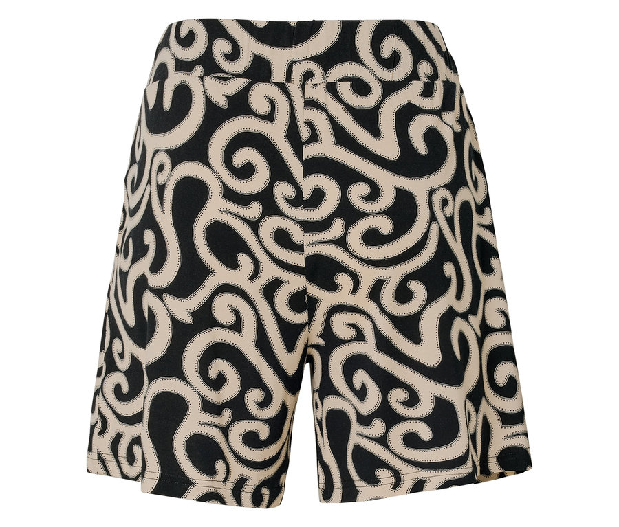 Shorts avec motif noir sur fond beige.