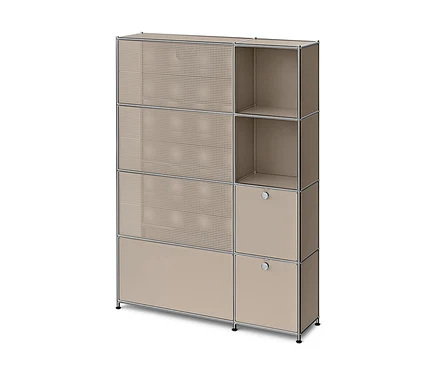 Système de rangement modulaire beige avec cadre chromé, composé de trois portes perforées et une porte pleine à gauche, et de deux étagères ouvertes et deux placards fermés avec poignées à droite.