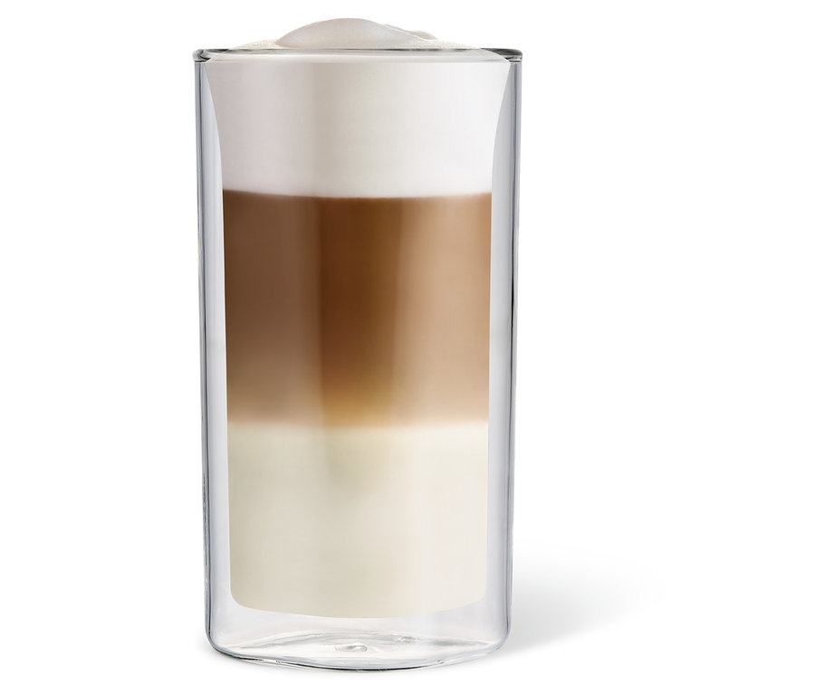 Un latte macchiato en couches dans un verre.