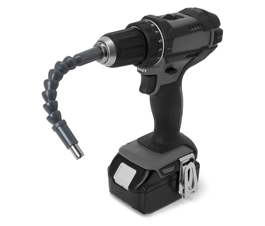 Gros plan d'une perceuse électrique grise avec un embout de forage flexible Flexible Bohrererweiterung.