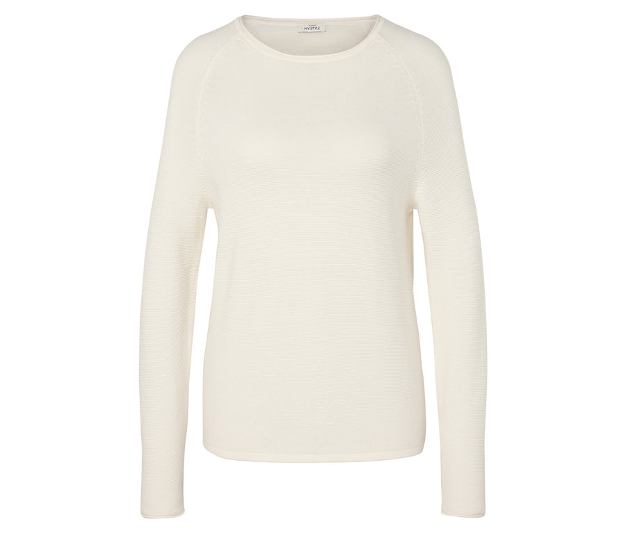Pull crème à manches longues.