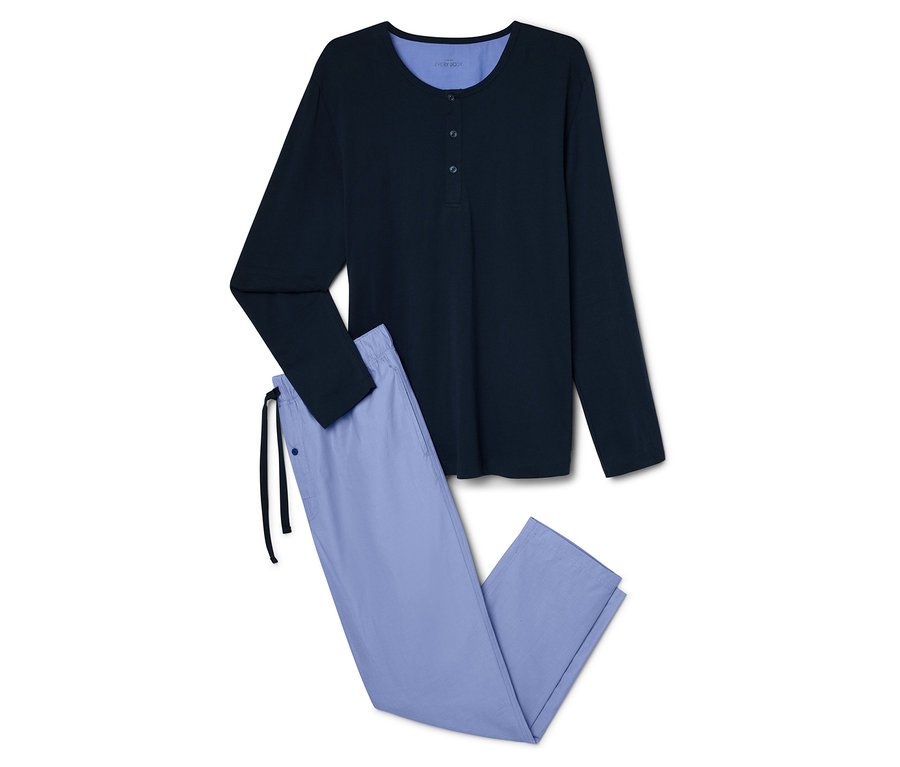 Un ensemble de vêtements de nuit comprenant un haut à manches longues bleu marine et un pantalon bleu clair.