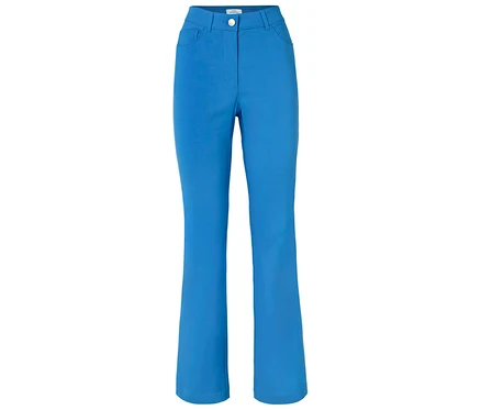 Pantalon évasé bleu.