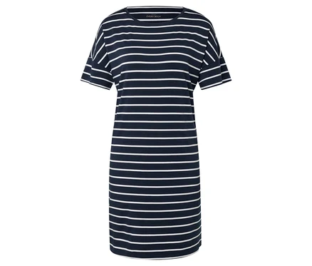Robe bleue à rayures blanches.