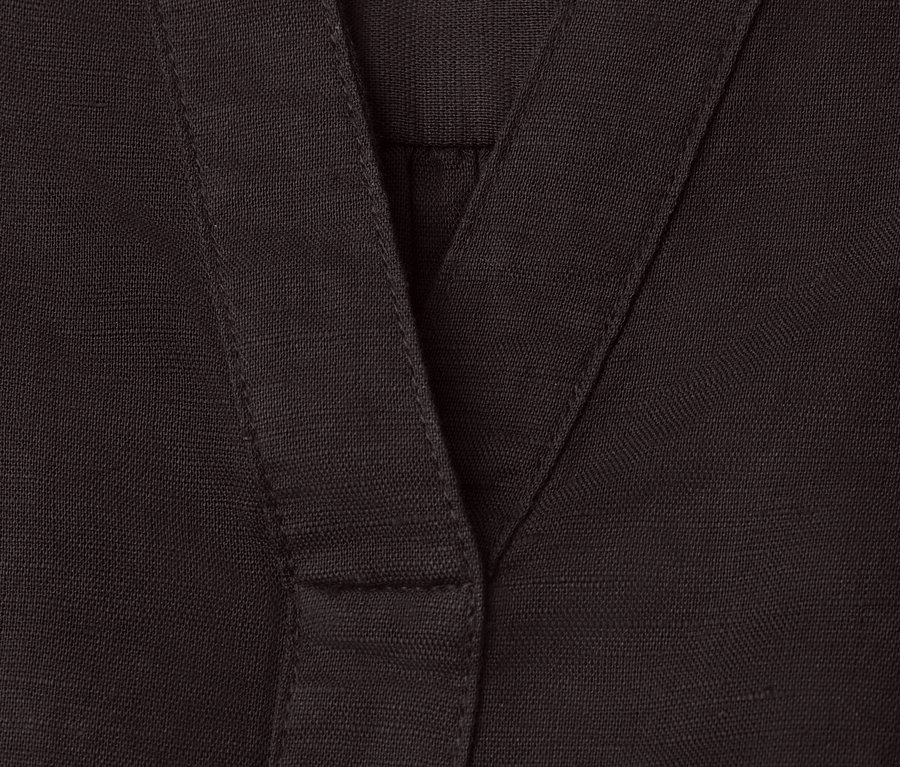 Blouse-tunique Street One marron foncé avec col en V et surface de tissu texturée.