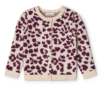 Cardigan enfant en maille avec un imprimé léopard beige, rose foncé et rose clair, un col rond et des boutons roses sur le devant.