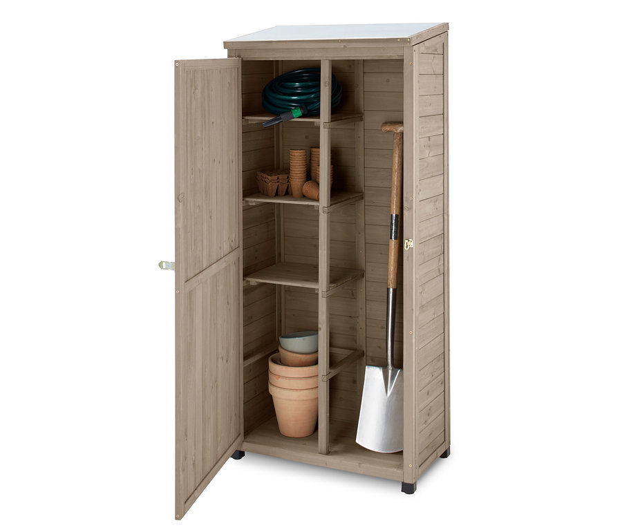 Grande armoire de jardin ouverte avec des outils, des pots de fleurs et un tuyau.