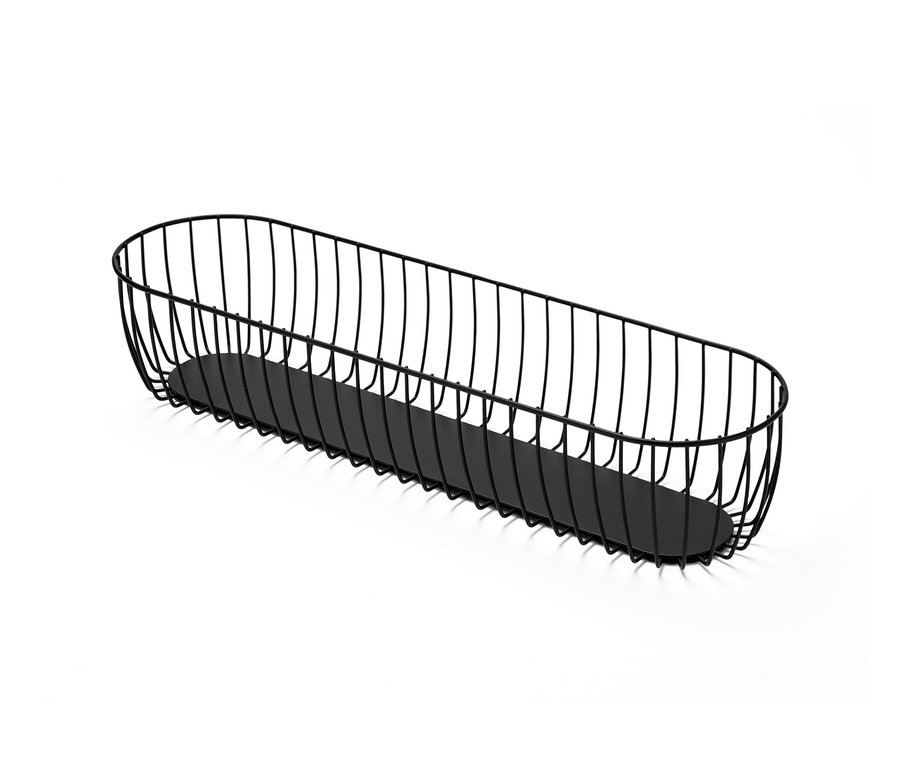Une corbeille en fil métallique noire sur fond blanc.