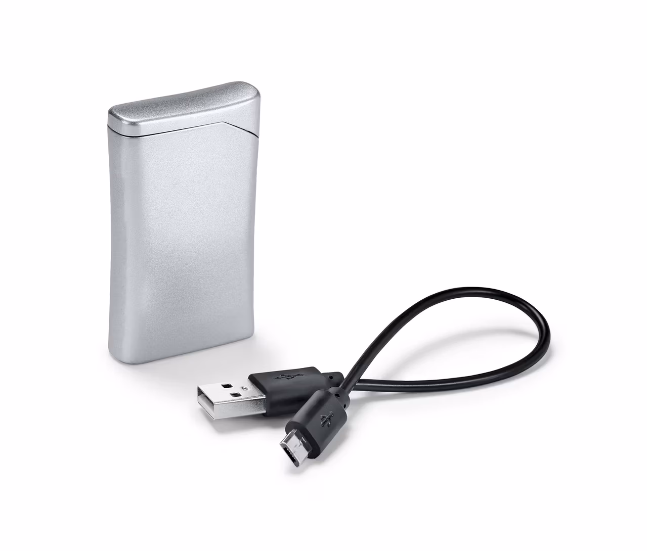 Un briquet électrique argenté avec un câble USB.