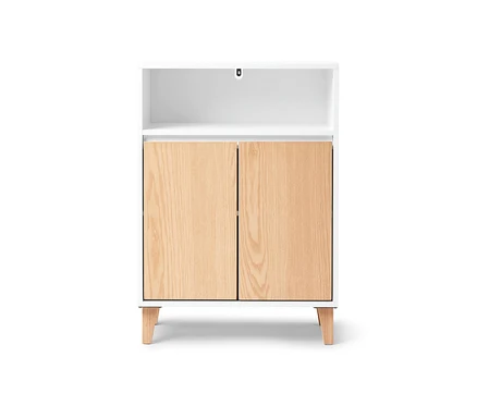 Bahut blanc avec deux portes et un compartiment ouvert.