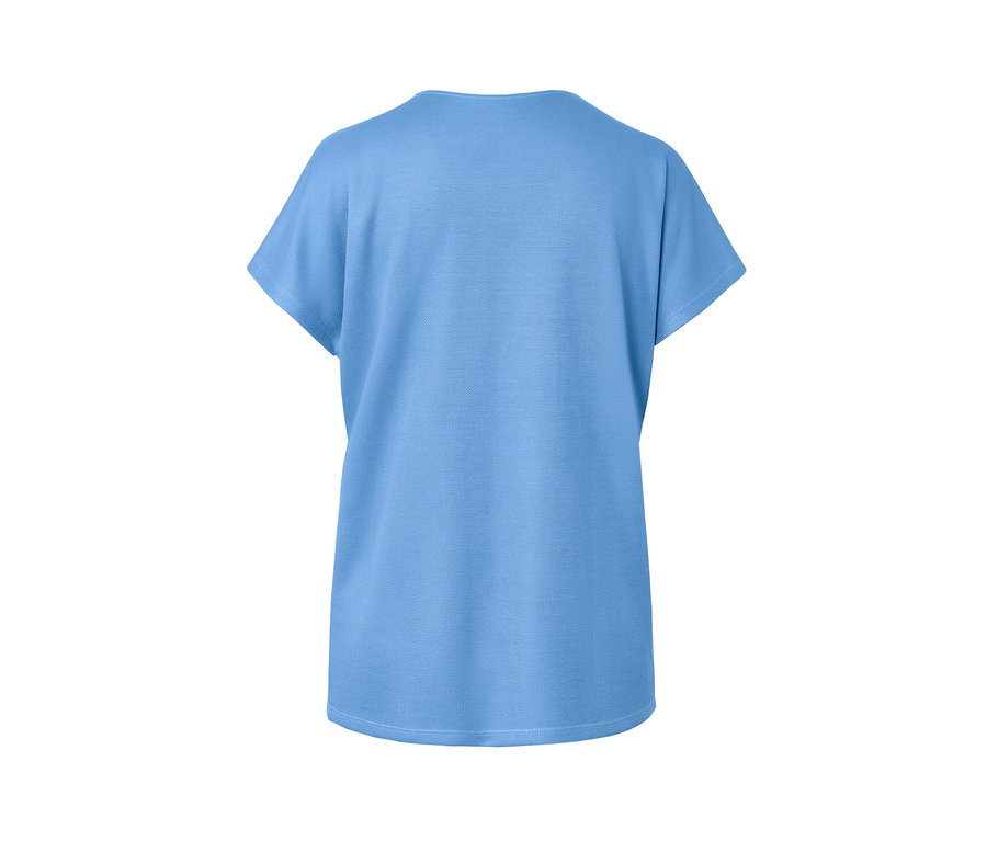 Blouse structurée bleu clair.