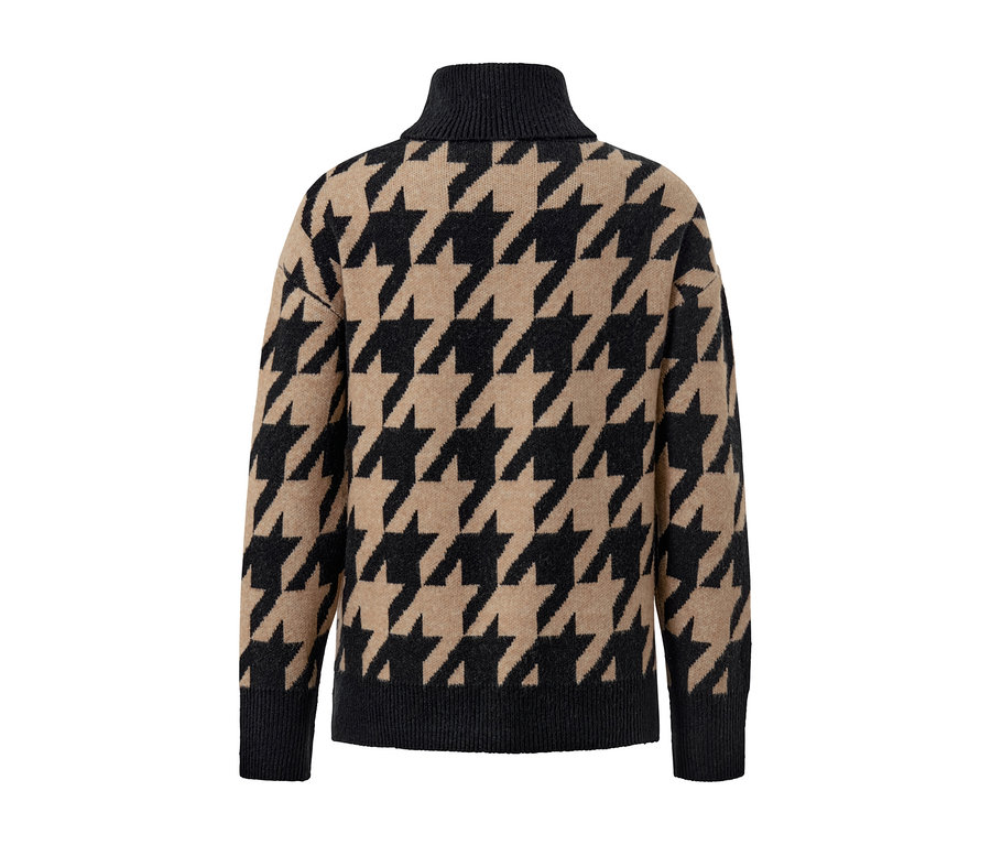 Vue détaillée d'un pull en maille à jacquard pied-de-poule.
