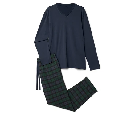 Pyjama bleu marine à manches longues et pantalon à carreaux.