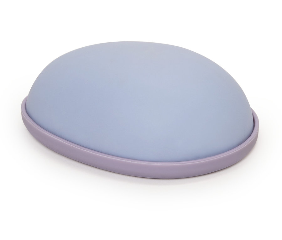 Un repose-poignet bleu avec une bordure violette.