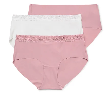 Trois slips avec des détails en dentelle rose et blanc sont superposés.