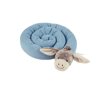 Un article en tissu bleu à pois, enroulé en spirale, avec une tête d'âne grise, un museau blanc et un visage souriant.