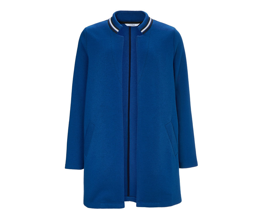 Manteau d’intérieur bleu.