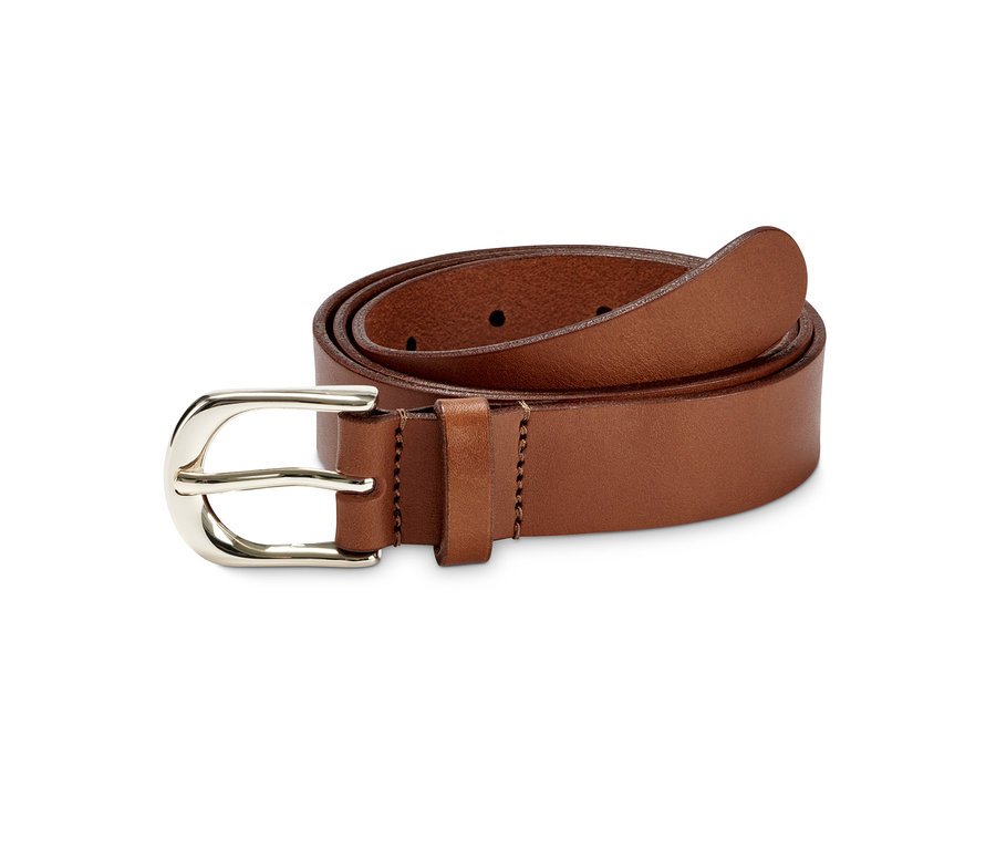Ceinture en cuir enroulée avec une boucle en métal.