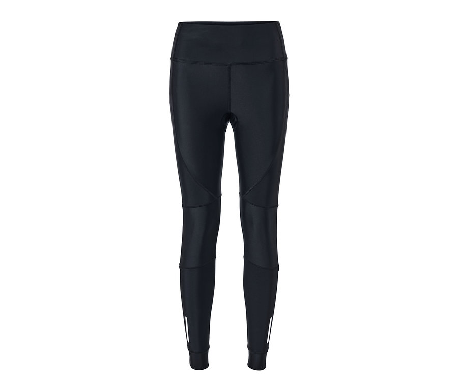 Un pantalon de vélo noir.