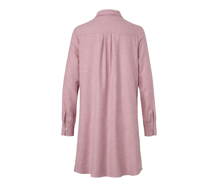 Vue arrière de la chemise de nuit en flanelle.
